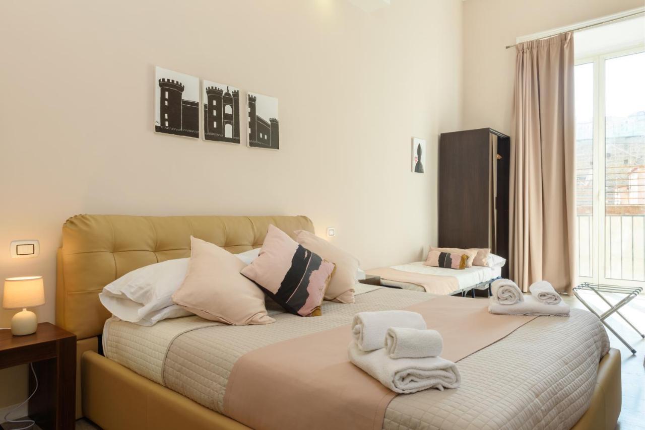 나폴리 Domus Angioina B&B 외부 사진